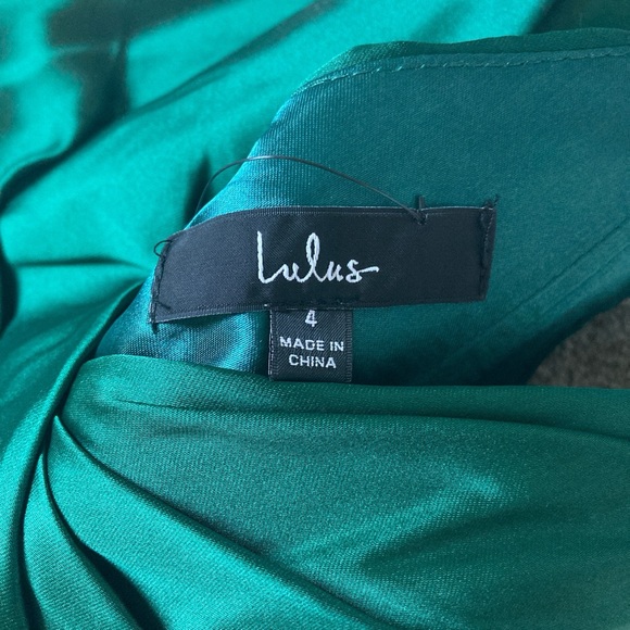 BRAND NEW WITH TAGS Lulu’s emerald green silk dress women’s size 4 WITH POCKETS! - Picture 7 of 10